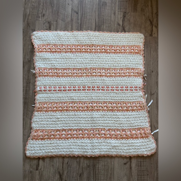 Handmade sweet Cream Peach Crochet baby Blanket ribbon bow pearl beads granny - Picture 6 of 9